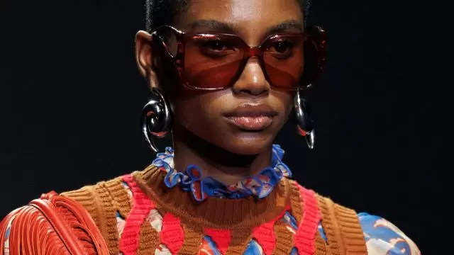 ТЕКУЧИЙ ВЗГЛЯД ETRO: ПСИХОДЕЛИЧЕСКИЕ ВИДЕНИЯ МЕЖДУ НАСЛЕДИЕМ И БУДУЩИМ