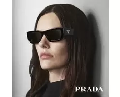 Prada-Eyewear-Winter-2023-Campaign04