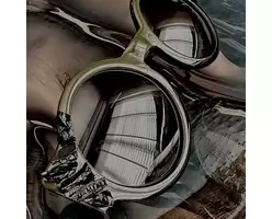 otro-eyewear-carbon-collection-volta-e-meia-closeup