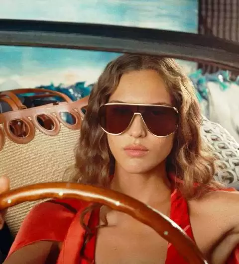FERRAGAMO НЕ ПРОСТО СОЗДАЕТ ЛЕТО — ОН ЕГО РЕЖИССИРУЕТ